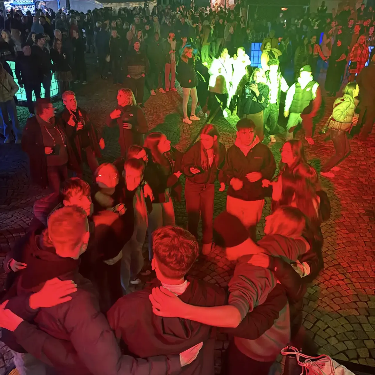 IMG 20241004 223537.HEIC compressed uai IMG_20241004_223537.HEIC_compressed – Orange.Partyband – Live-Band für Hochzeit, Events & Party