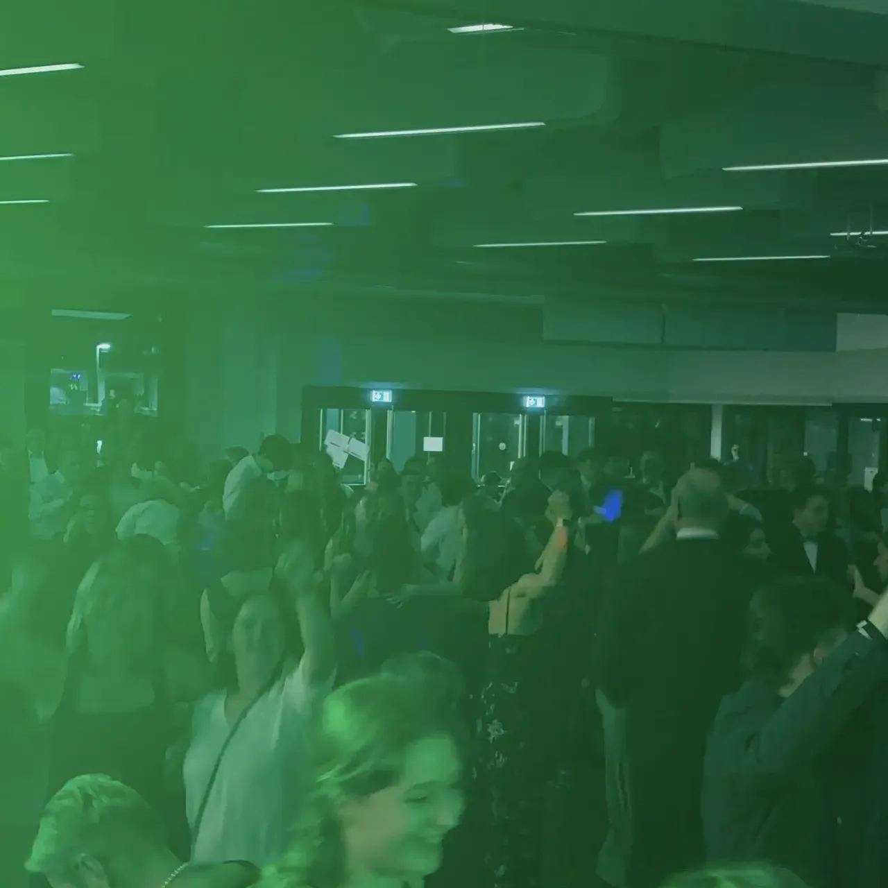 IMG 20241123 233505.JPG compressed uai IMG_20241123_233505.JPG_compressed – Orange.Partyband – Live-Band für Hochzeit, Events & Party