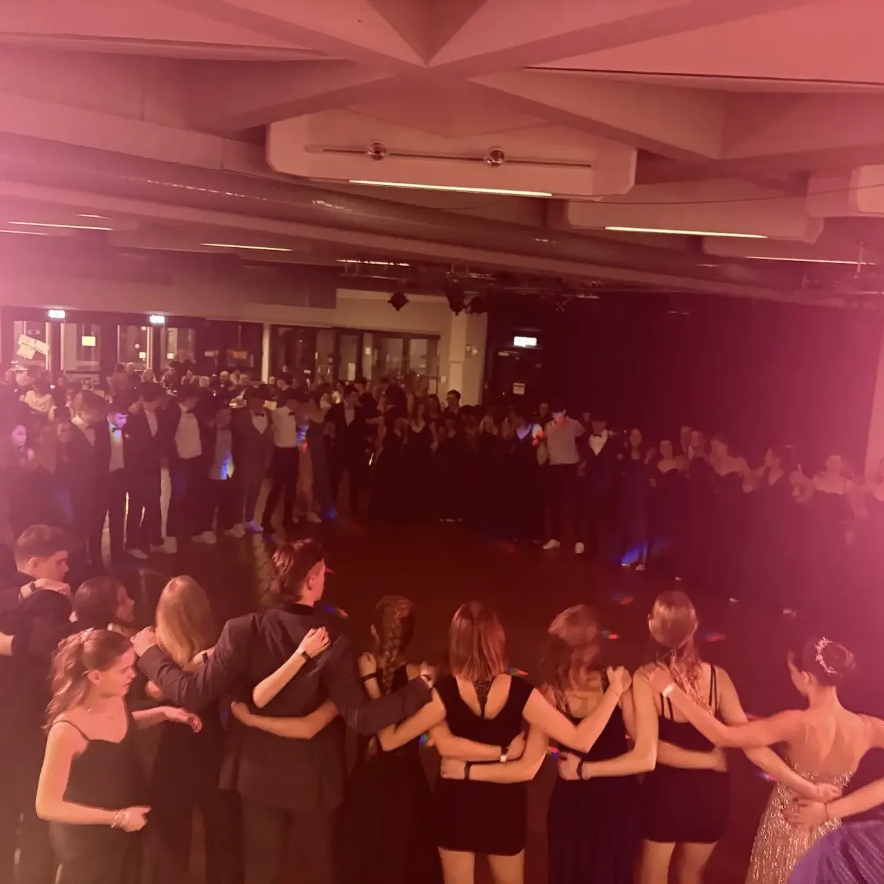 IMG 20241123 234125.HEIC compressed uai IMG_20241123_234125.HEIC_compressed – Orange.Partyband – Live-Band für Hochzeit, Events & Party