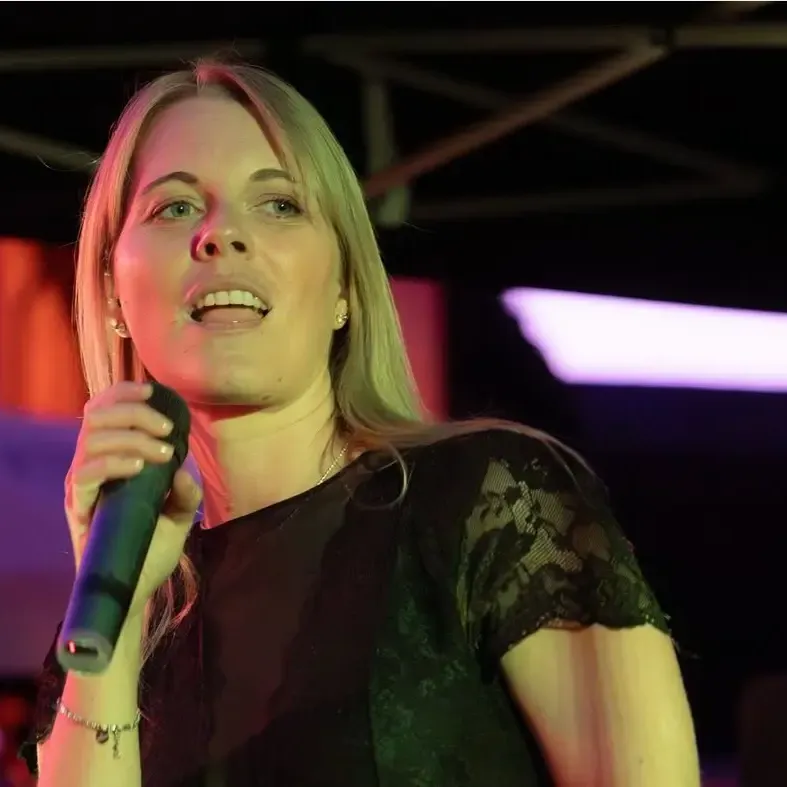 IMG 20250912 073948.JPEG compressed uai IMG_20250912_073948.JPEG_compressed – Orange.Partyband – Live-Band für Hochzeit, Events & Party