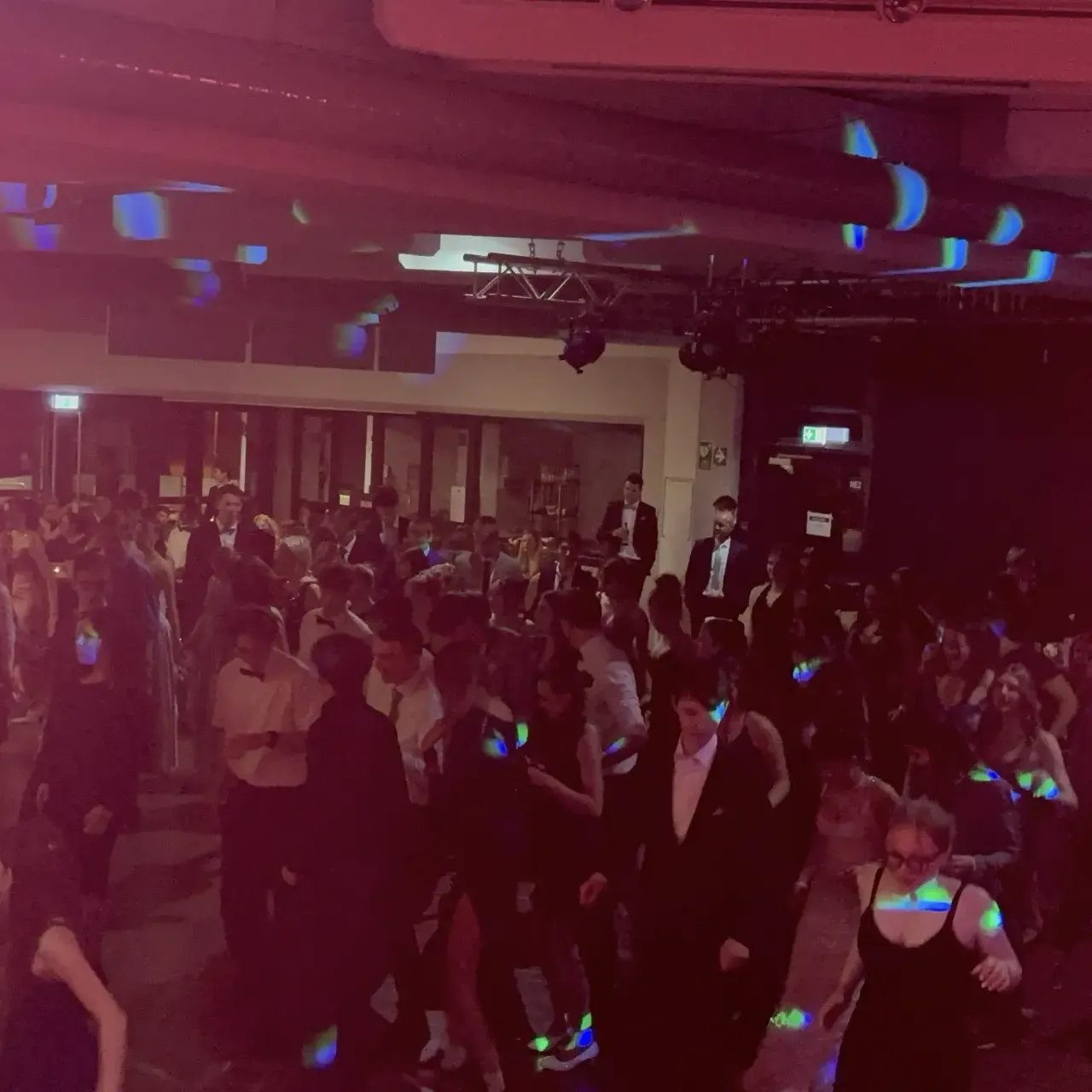 IMG 20251122 233503.JPG compressed uai IMG_20251122_233503.JPG_compressed – Orange.Partyband – Live-Band für Hochzeit, Events & Party