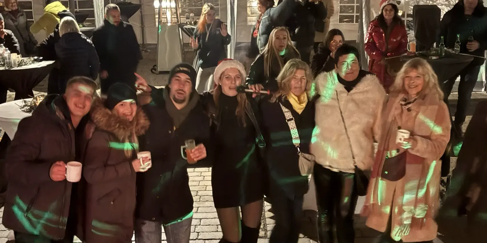 IMG 20251213 200147.HEIC compressed uai IMG_20251213_200147.HEIC_compressed – Orange.Partyband – Live-Band für Hochzeit, Events & Party