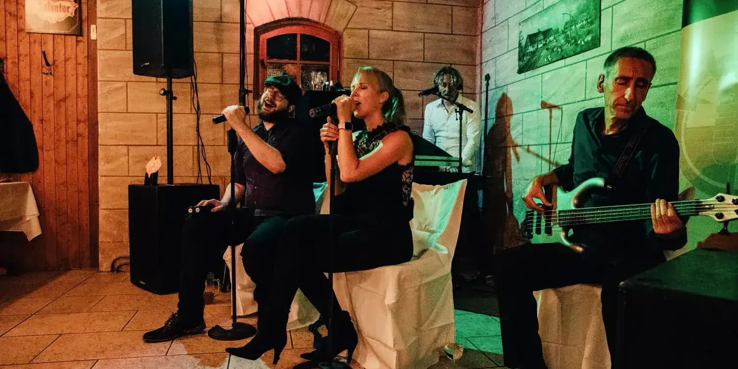 IMG 2942.JPG compressed uai IMG_2942.JPG_compressed – Orange.Partyband – Live-Band für Hochzeit, Events & Party