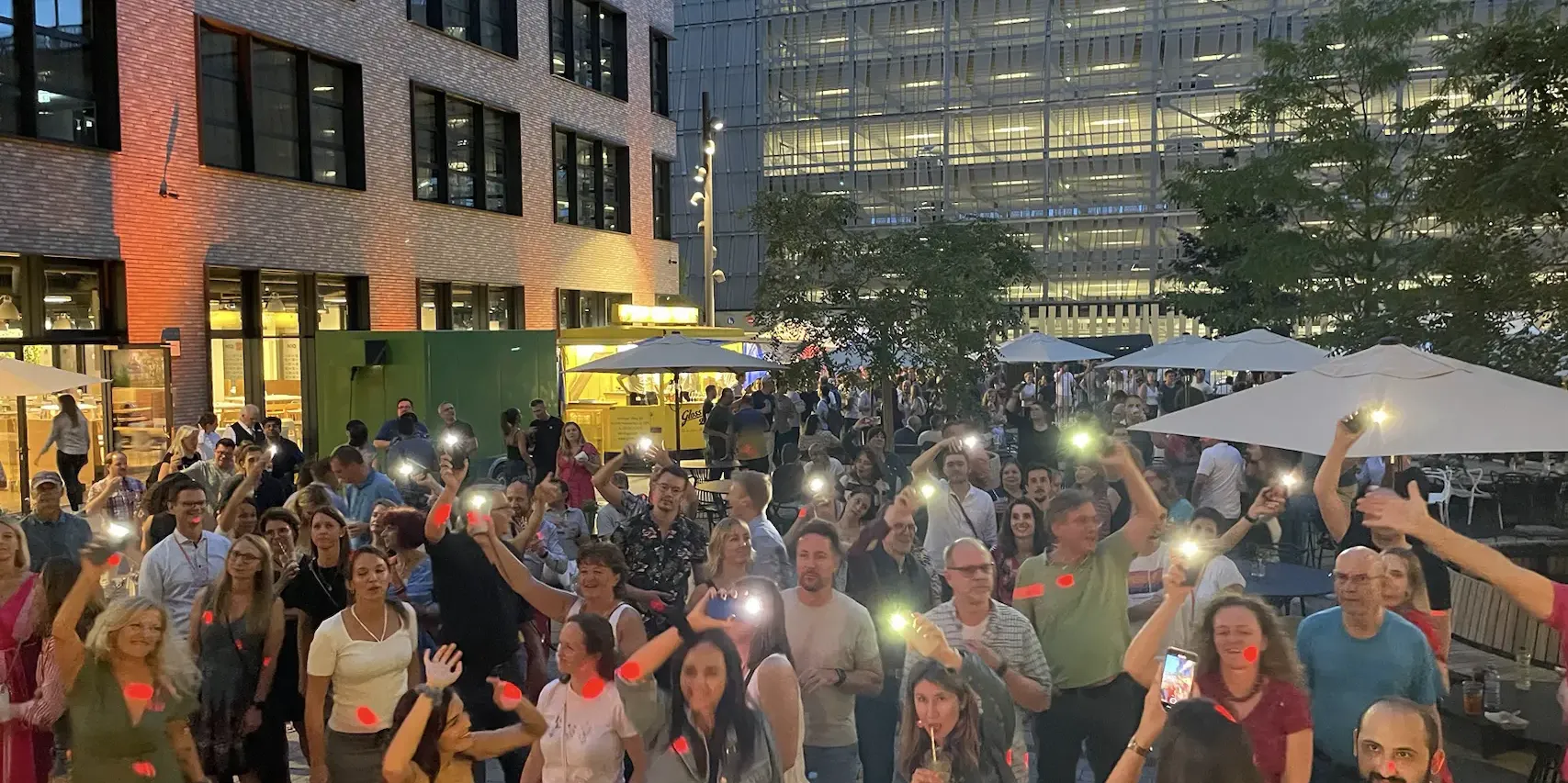 IMG 2988.HEIC compressed uai IMG_2988.HEIC_compressed – Orange.Partyband – Live-Band für Hochzeit, Events & Party