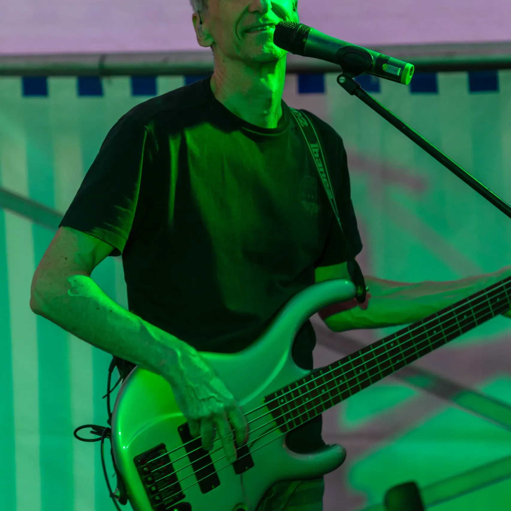 Stefan scaled uai Stefan – Orange.Partyband – Live-Band für Hochzeit, Events & Party