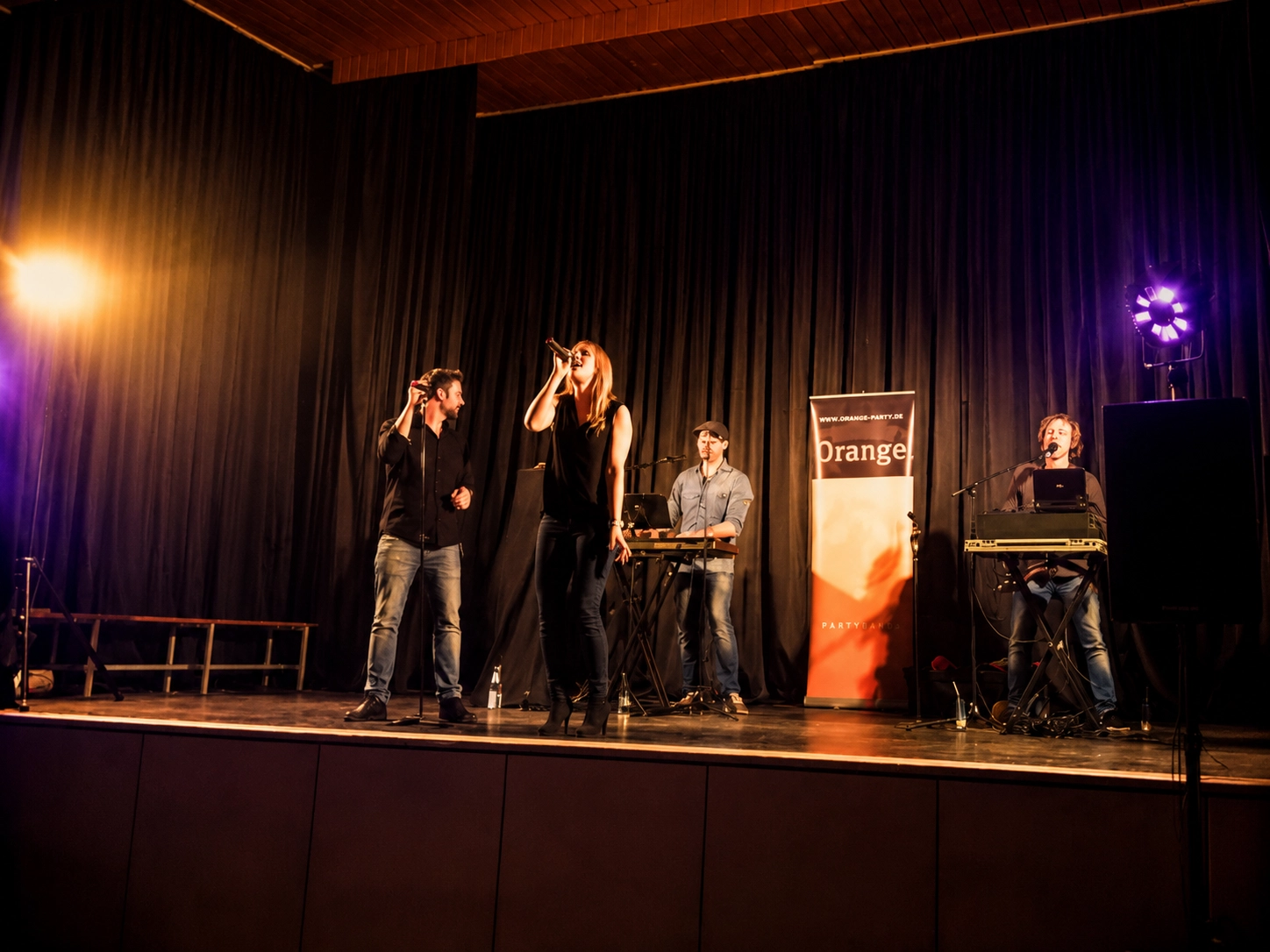 ChatGPT Image 4. Juni 2026 14 16 11 ChatGPT Image 4. Juni 2026, 14_16_11 – Orange.Partyband – Live-Band für Hochzeit, Events & Party